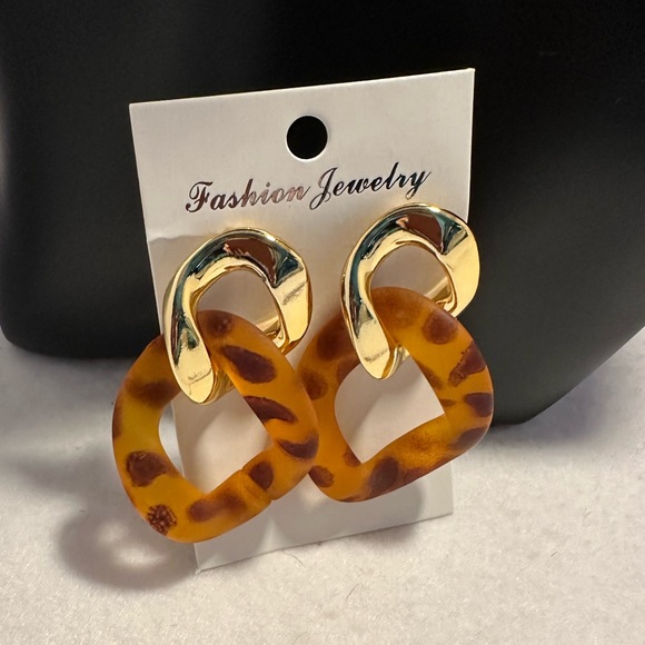 New Chain Drop Earrings - Picture 2 of 6